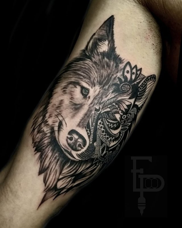 Tatuagem-lobo-Realista-com-Tribal-Felipe-Polkorny-1
