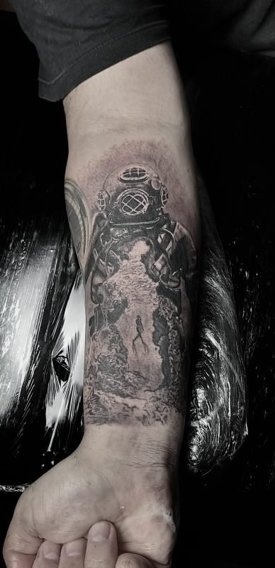 Tatuagem-scuba-mergulhador-black-and-grey